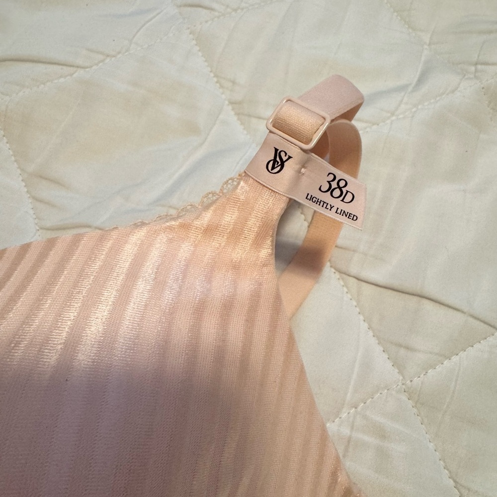 Victoria's Secret Lightly Lined Full Coverage Purest Pink Bra 38D - Picture 6 of 7